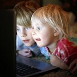 This Is How to Limit Screen Time for Kids Fairly and Consistently