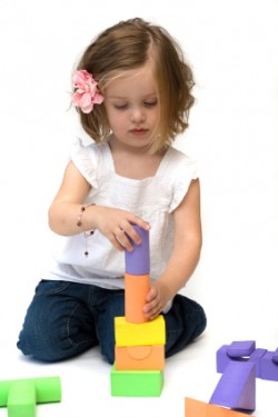 girl_with_blocks