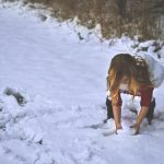How to Minimize Your Kids’ Screen Time This Winter