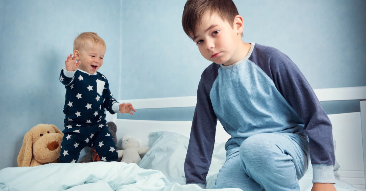 what-to-do-when-your-older-sibling-is-hurting-the-baby-mommybites