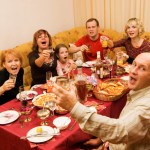 Tips to Eat, Drink and Be Merry – But HEALTHY – This Holiday Season