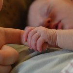 How to Safely Introduce Your Newborn to Visitors during the Coronavirus Pandemic