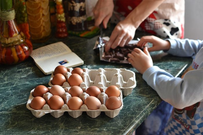 balanced diet for kids, eggs cooking bonding child healthy baking